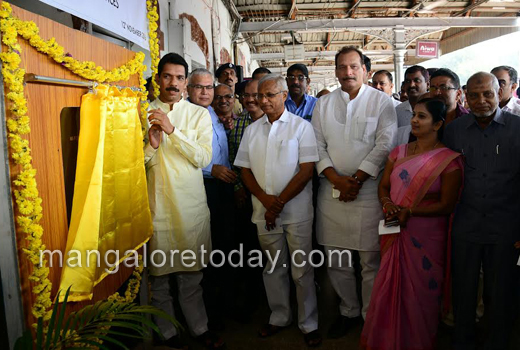  Railway station gets free Wi-Fi connection 1
